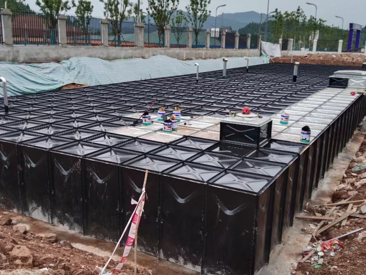 不銹鋼復(fù)合板水箱