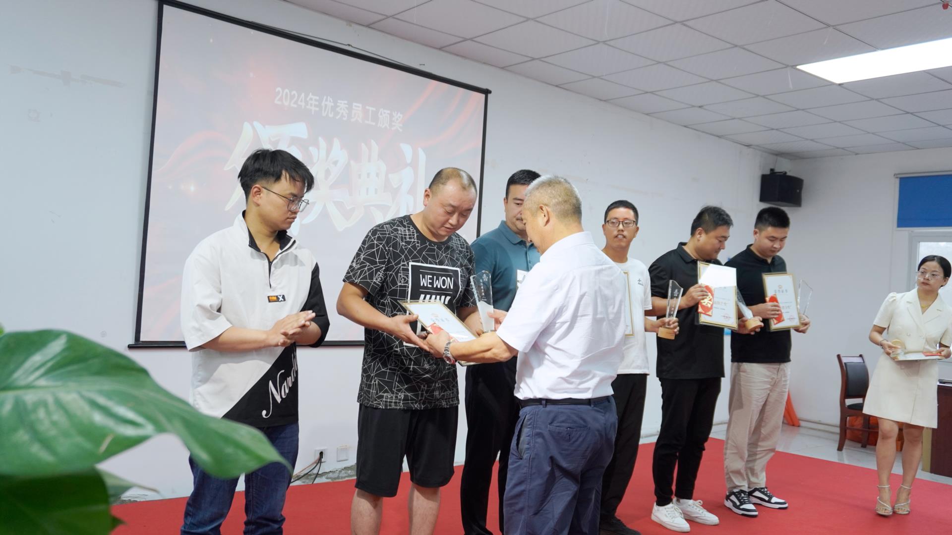 涵源環(huán)保年中總結(jié)會